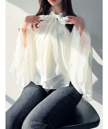 ワイドスリーブラッフルボリュームブラウス