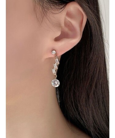 3連ビジューストーンピアス