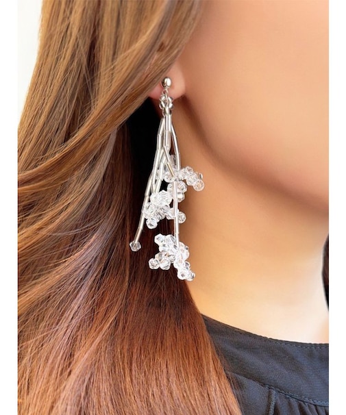 フラワーチャームピアス