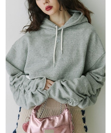 レイヤードショートフーディ