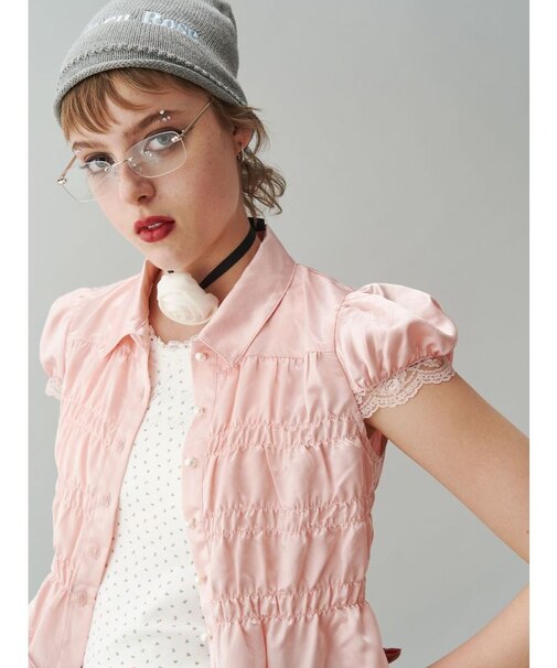 サテンギャザーブラウス