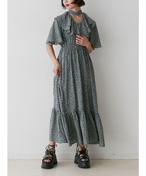 Vネックフリルワンピース