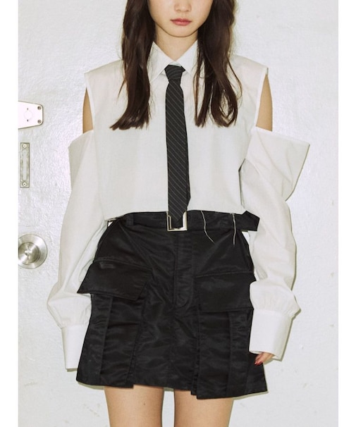 オープンショルダータイシャツ