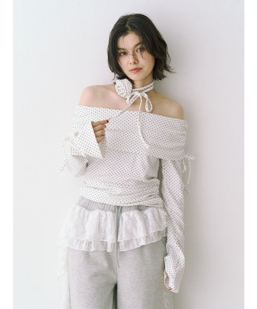 フレアスリーブオフショルトップス