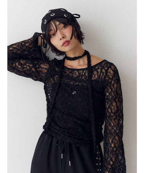 カットアウトレーストップス