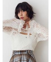 カットアウトレーストップス