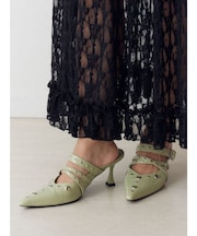 ハトメポインテッドパンプス