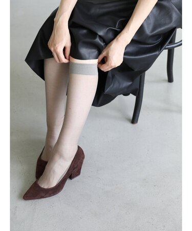 ストッキング感覚で履けるウール混あったか靴下