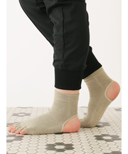 【快脚Labo】綿混指切りかかとオープンショートソックス