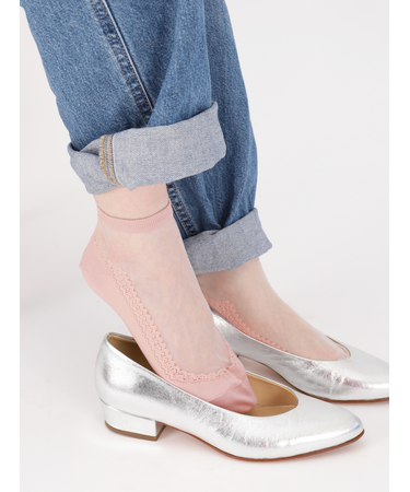 素足風に履けて脱げないショート丈の靴下