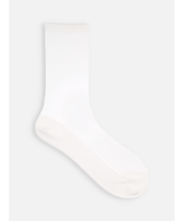 素足風に履けて脱げない靴下