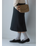グレー