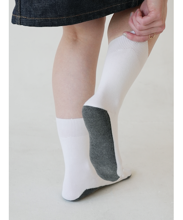 足底汚れが目立たない白ソックス
