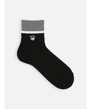 【Tabio MEN】刺繍切替ミニブロックリンクスショート丈ソックス