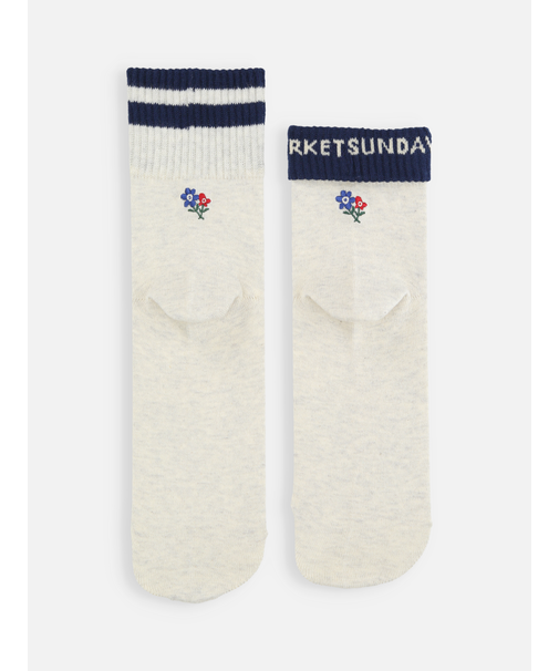 折り返しもできる2本ラインフラワー刺繍ソックス