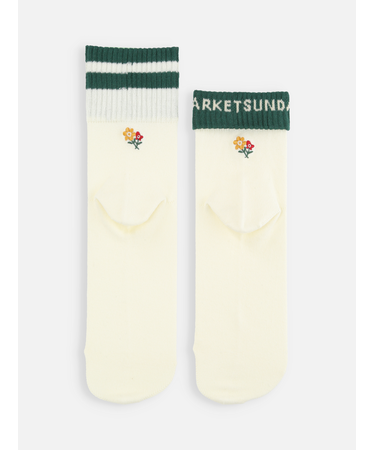 折り返しもできる2本ラインフラワー刺繍ソックス