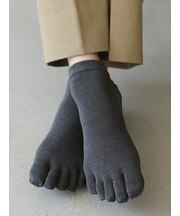 【Tabio MEN】ドライなタッチが心地いい和紙5本指スニーカー丈ソックス