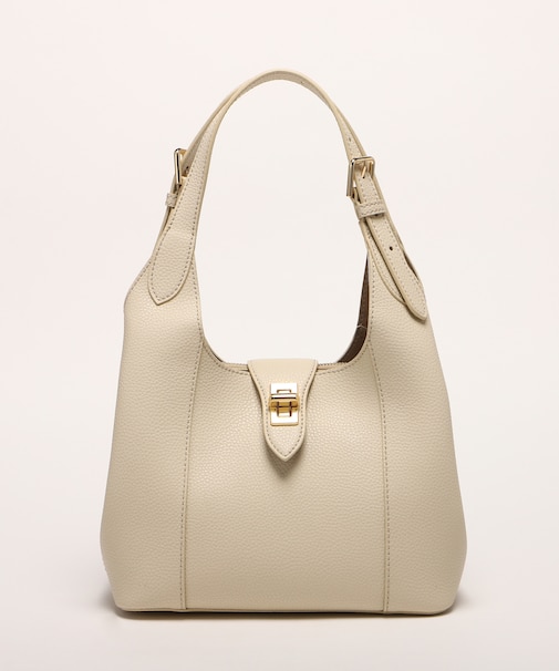 GISELLE M HOBO