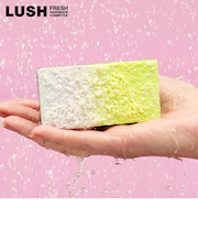 LUSH ベイクド アラスカ Ｍ ソープ クリスマス 限定 2025 シトラス イランイラン 固形石鹸 人気 かわいい ヴィーガン コスメ ラッシュ 公式