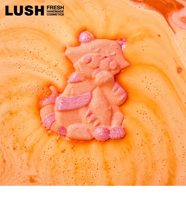 LUSH スパイシートム バスボム クリスマス 限定 2025 入浴剤 プチギフト プレゼント 人気 かわいい ヴィーガン コスメ ラッシュ 公式