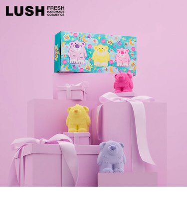 LUSH ベアハグ ギフト クリスマス 限定 2025 プレゼント バス用品 バスボム 入浴剤 コフレ かわいい ヴィーガン コスメ ラッシュ 公式