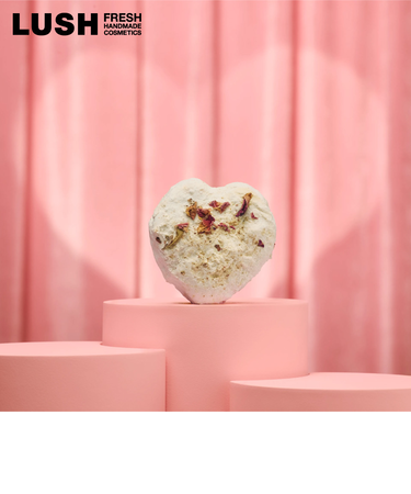 LUSH ティスティー トスティー バスメルト 入浴剤 バレンタイン 2026 限定 芳香剤 アロマ おしゃれ ローズ 薔薇 手作り コスメ ラッシュ 公式