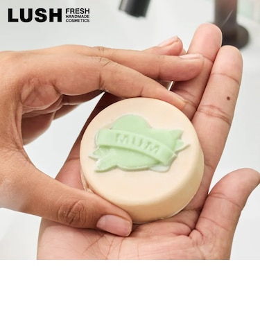 LUSH シンボルオブラブ ボディバーム 母の日 2026 限定 ボディケア マッサージ 潤い 保湿 ヴィーガン 自然派 コスメ ラッシュ 公式