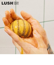 LUSH 秋の収穫 スクラビー ボディスクラブ カボチャ 保湿 角質ケア しっとり ハロウィン 数量限定 ギフト プレゼント スキンケア 甘い香り ラッシュ 公式