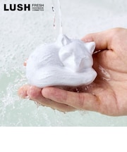 LUSH アークティック フォックス バブルバー 泡風呂 入浴剤 クリスマス 数量限定 ギフト プレゼント きつね かわいい 保湿 癒やし ラッシュ 公式