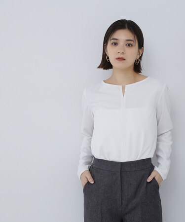 スリットネックTブラウス　24AW