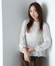 シャーリングデザインブラウス