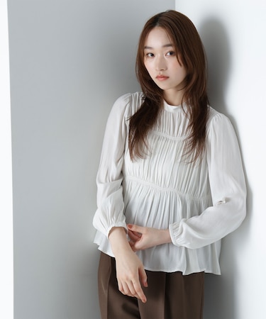 シャーリングデザインブラウス