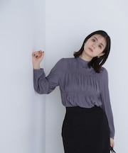 シャーリングデザインブラウス