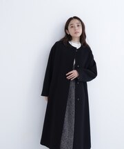 フォルムノーカラーロングコート＊