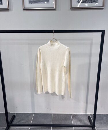 ラメライン入りリブニット