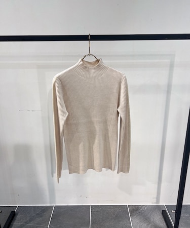 ラメライン入りリブニット