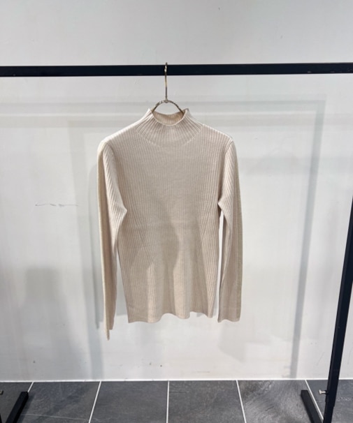 ラメライン入りリブニット