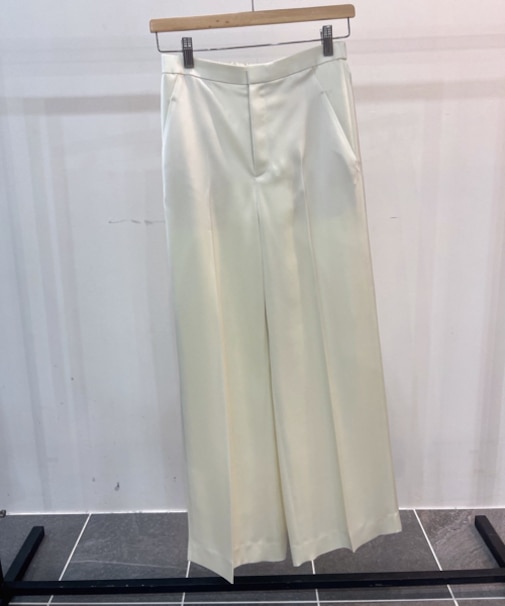 サテンライクワイドパンツ