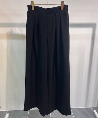 ダブルタックセミワイドパンツ