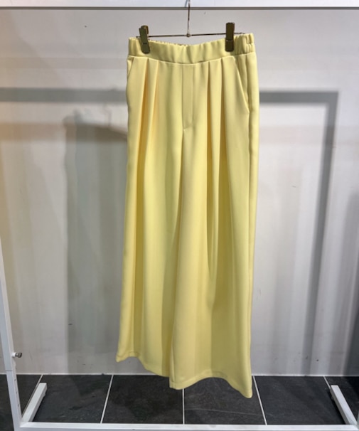 ダブルタックセミワイドパンツ