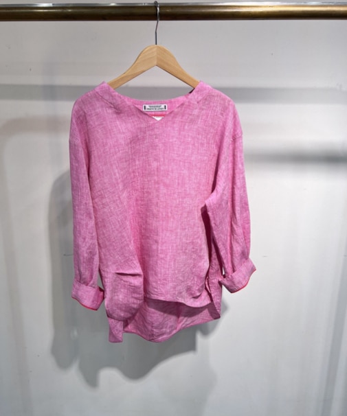 フレンチリネンVネックブラウス