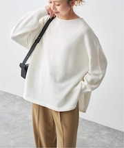 バルキーヤーンルーズボートネックニット