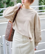 バルキーヤーンルーズボートネックニット