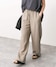 ベージュ