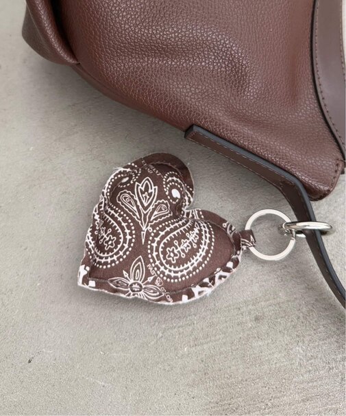 JUST PICK IT ! BANDANA CHARM