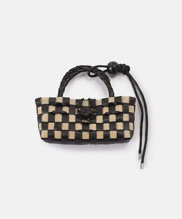 NHE / ニエ Ngang keychain LIP CASE