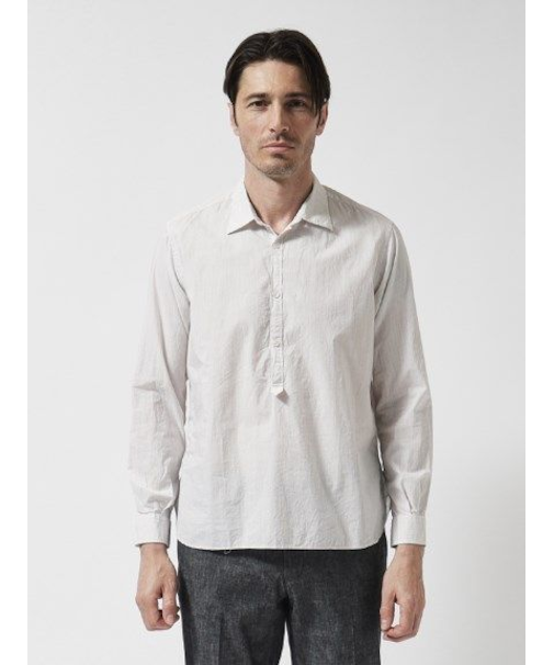 プルオーバーシャツ