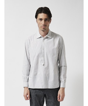 プルオーバーシャツ