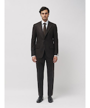 段返り3つボタンスーツ