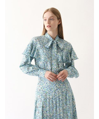 小花柄フリルブラウス